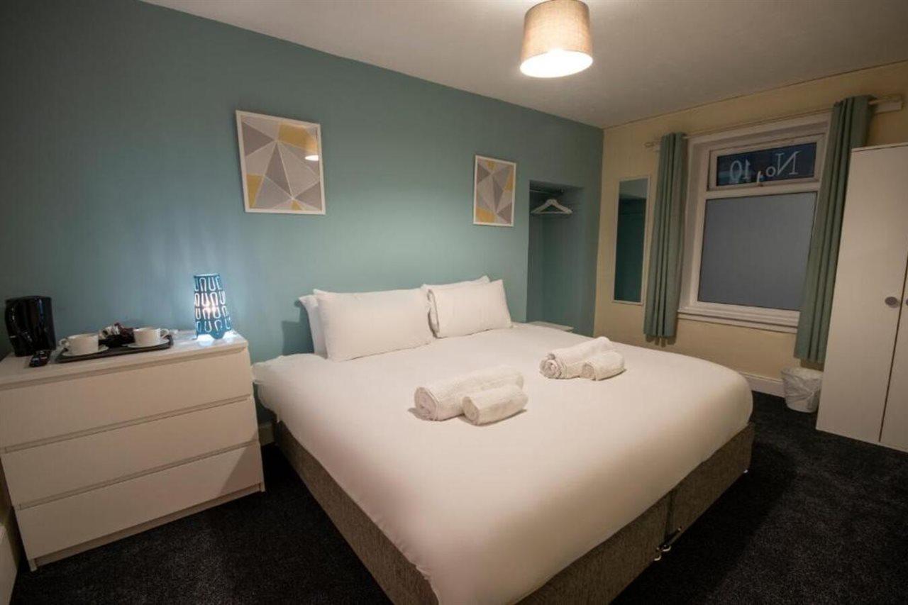 Irvine Riverside Guesthouse By Payman Club מראה חיצוני תמונה